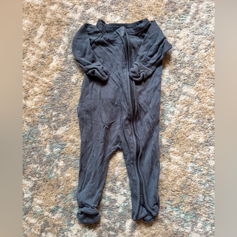 Goumi dark blue onesie/footie size 0-3 Months